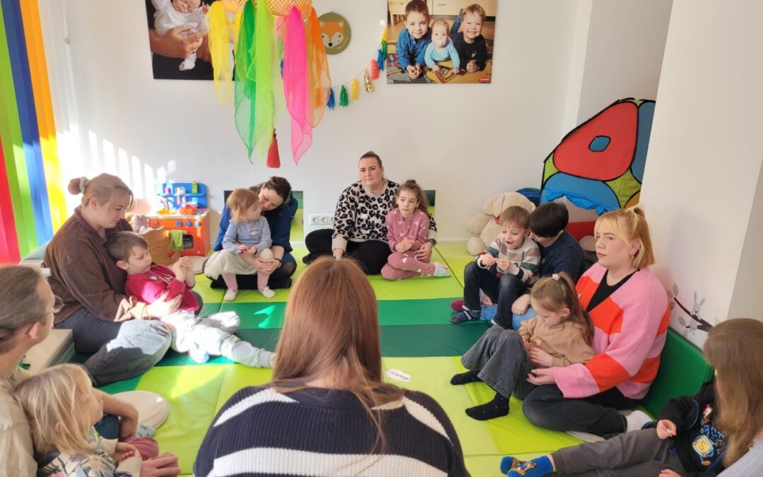 Glückliche Geschwister